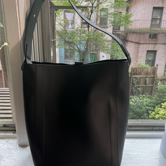 Everlane Studio Bag (Black Leather) - Picture 3 of 6